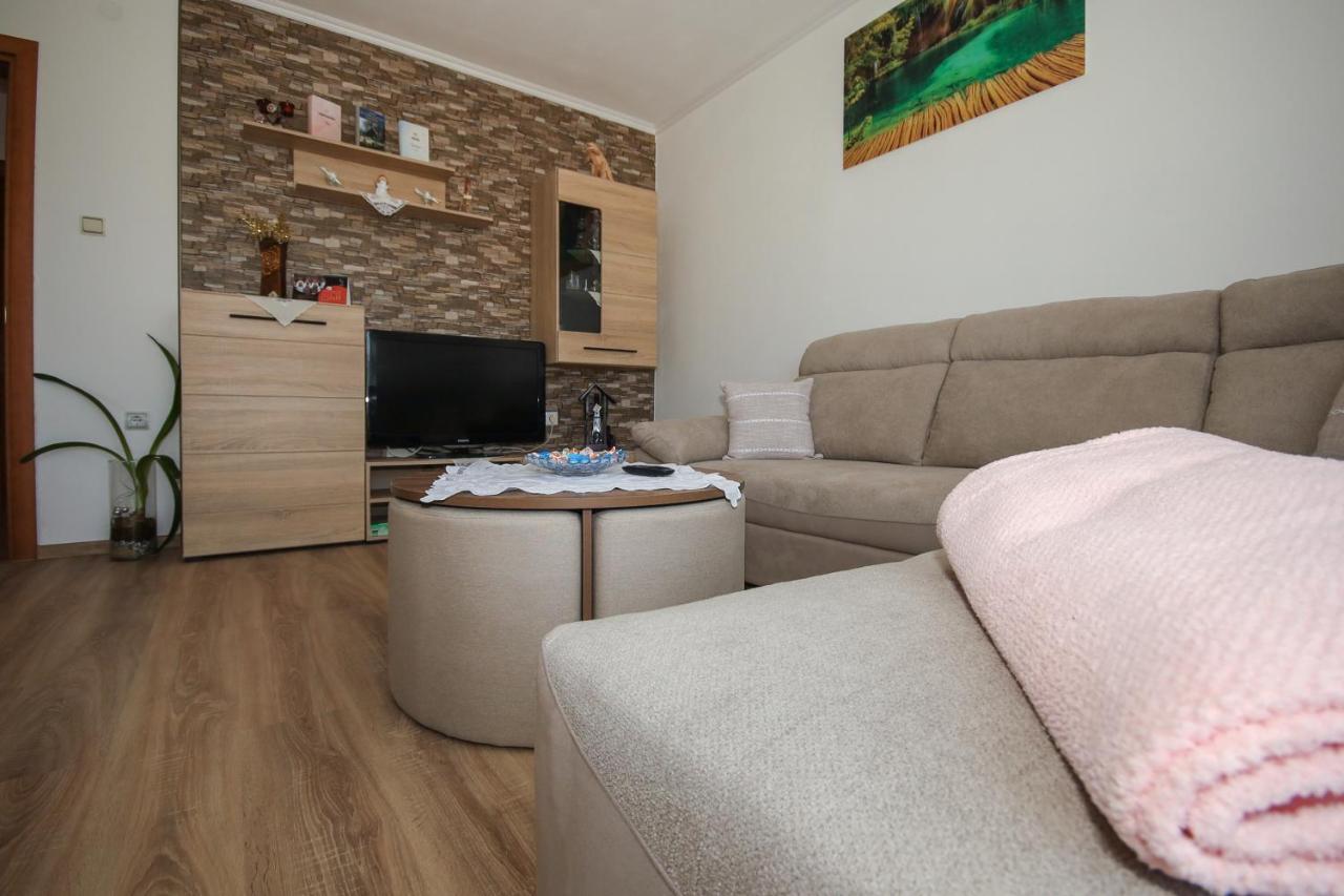 Apartman Lucija & Luka Otočac Εξωτερικό φωτογραφία